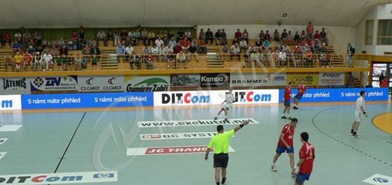 Advertising Outdoor Full Color LED Signs , IP65 P25 Stadium Perimeter LED Display 5500cd/sqm